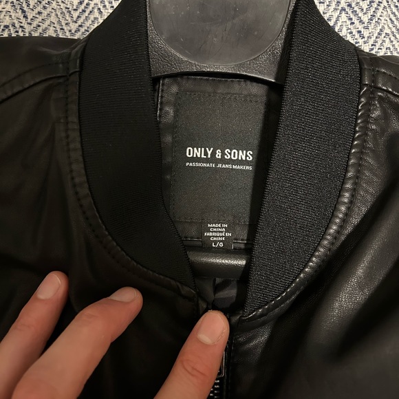 Only & Sons men’s large leather bomber jacket.  Brand new, not worn. - Picture 2 of 3